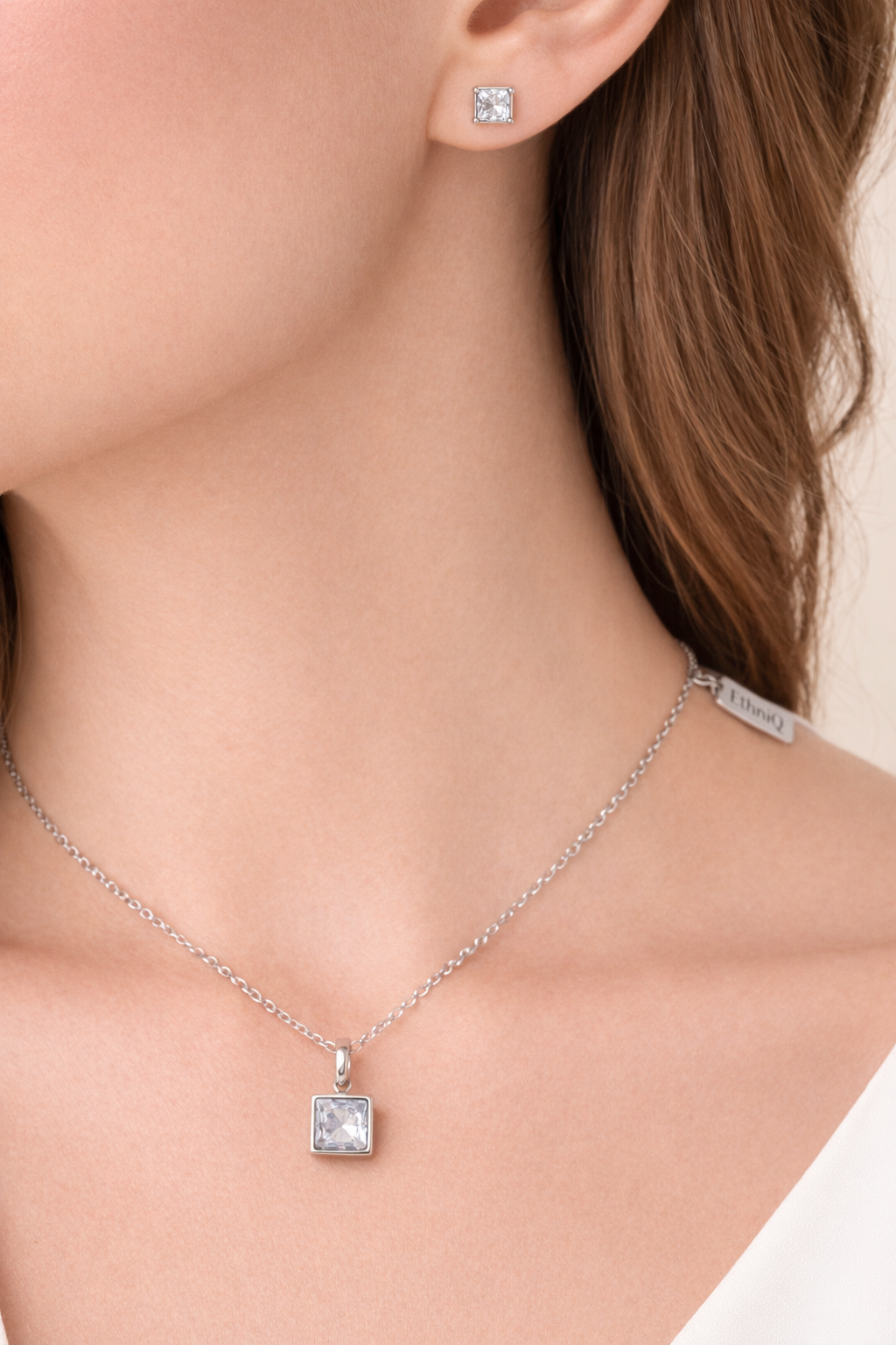 Nova Solitaire Pendant