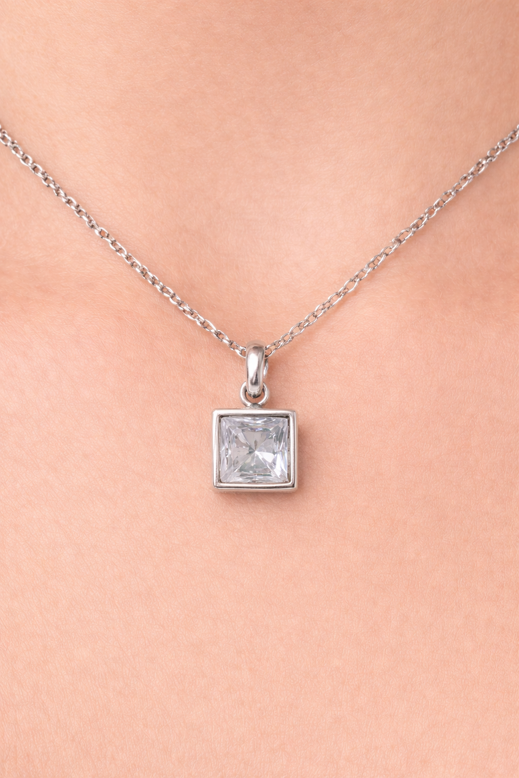 Nova Solitaire Pendant